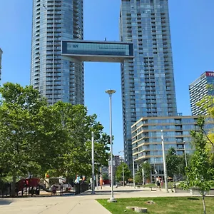 Downtown Condo, Free Indoor Parking With Amazing View Apartment Toronto
